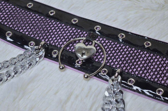 Ceinture vynil et chaines métalliques avec cadenas coeur - BOLD N'HEAVY - COLLECTION ST VALENTIN