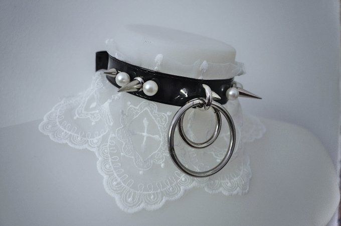 CHOKER LESTAT -  Collerette dentelle croix vampirique