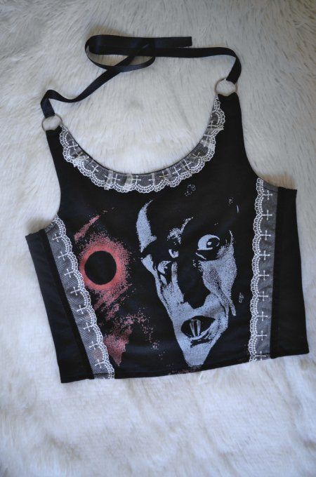 CROP TOP VAMPYR - SIZE XS (EU-FR)