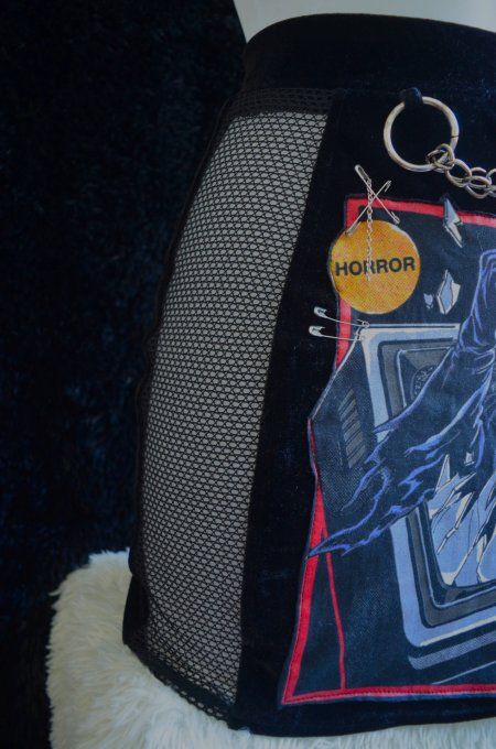 Ensemble Scary Movies - Crop top et Jupe en velours avec chaines