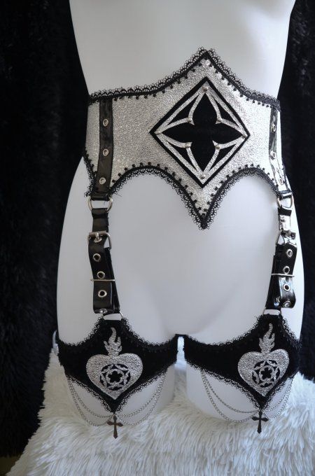 SET harnais et choker gothique inspiration cathédrale- AMOR ARMOR 