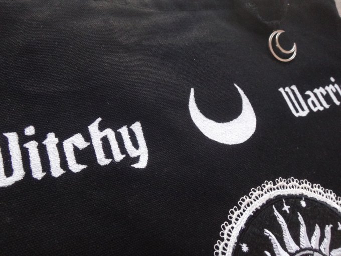 Tote bag witchy lune, sac fourre-tout sorcière, sac gothique, sac écologique, motif magique