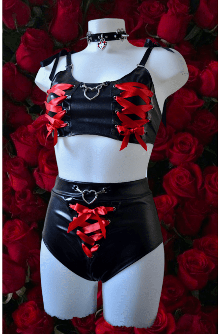 Ensemble lingerie coeur gothique en PVC et satin  'TILL DEATH - COLLECTION ST VALENTIN 2023