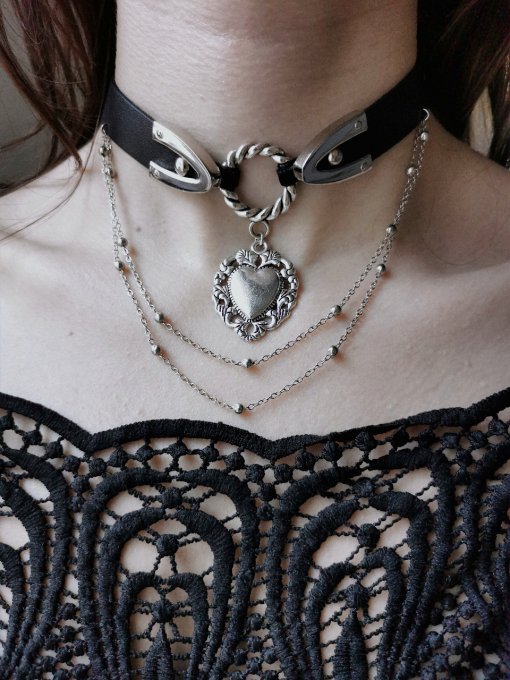 Ras de cou coeur sacré gothique occulte, collier victorien romantique, choker grunge avec chaines