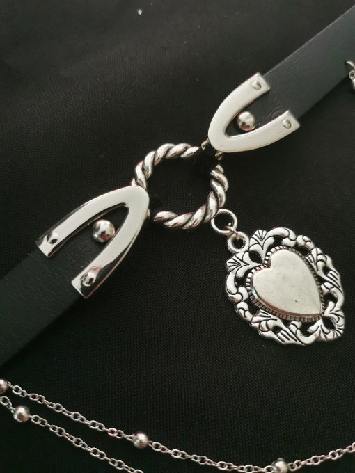 Ras de cou coeur sacré gothique occulte, collier victorien romantique, choker grunge avec chaines