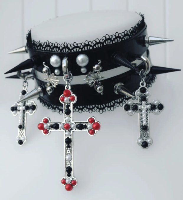 BLASPHEMY CHOKER - choker croix gothique victorien en PVC vinyl et spikes