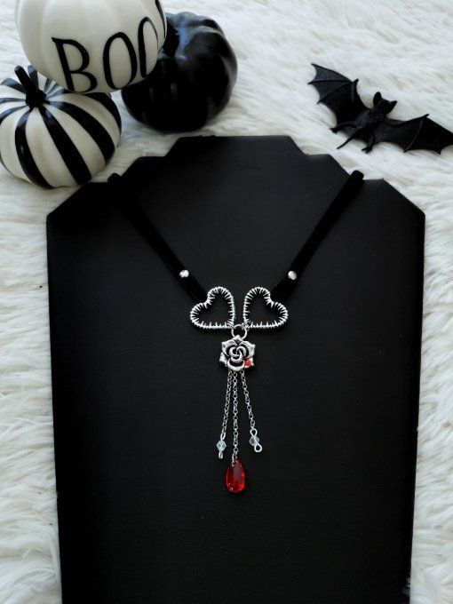 COLLIER D'AMOUR SANGLANT -  MORTAL LOVE 