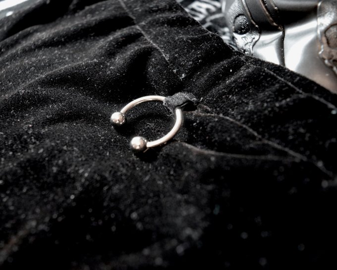 JUPE - LETHAL METAL en velours taille haute avec anneaux piercing et chaines 