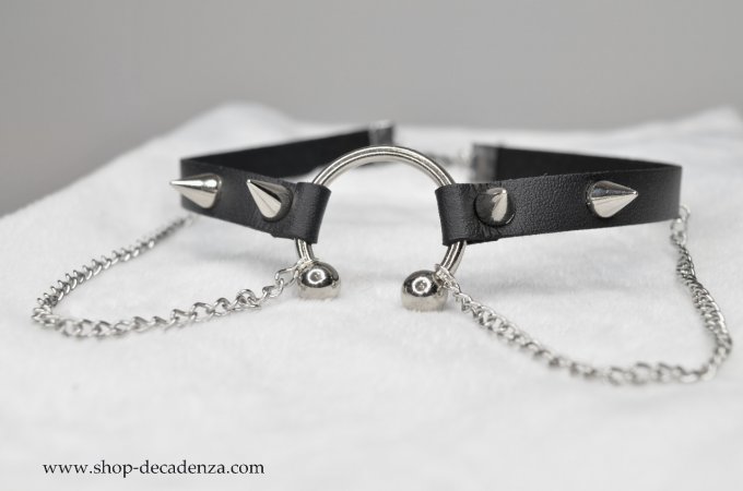 LETHAL METAL O-ring choker, choker piercing en simili cuir, avec spike et chaines.